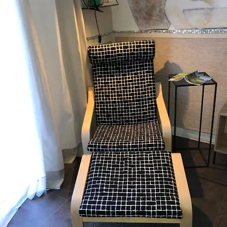 Chambre Indépendante Avec Jardinet 3*