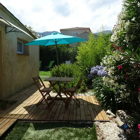 2 Pieces Independant Avec Son Jardinet Prive